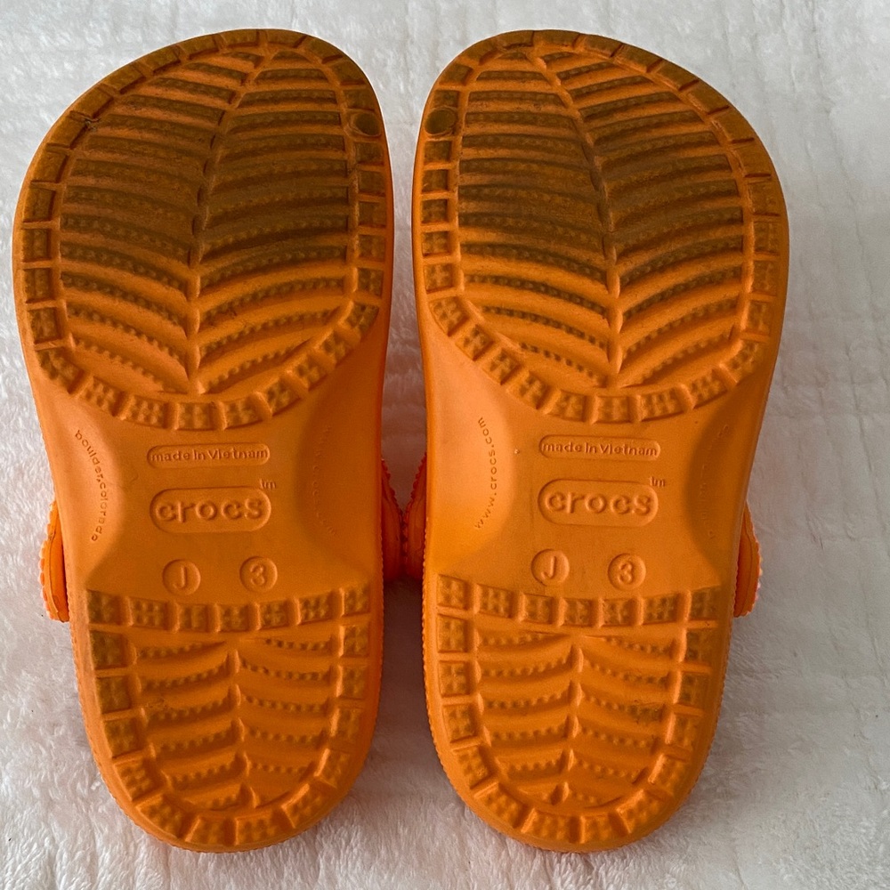 CROCS Orange Slippers with Butterfly and Flower Accents - Picture 4 of 4